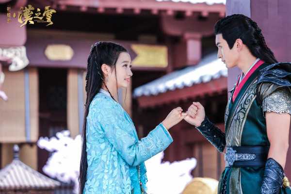 于朦胧 / 关晓彤 / 张佳宁 / 高伟光 / 代斯 / 鞠婧祎 / 李宗霖