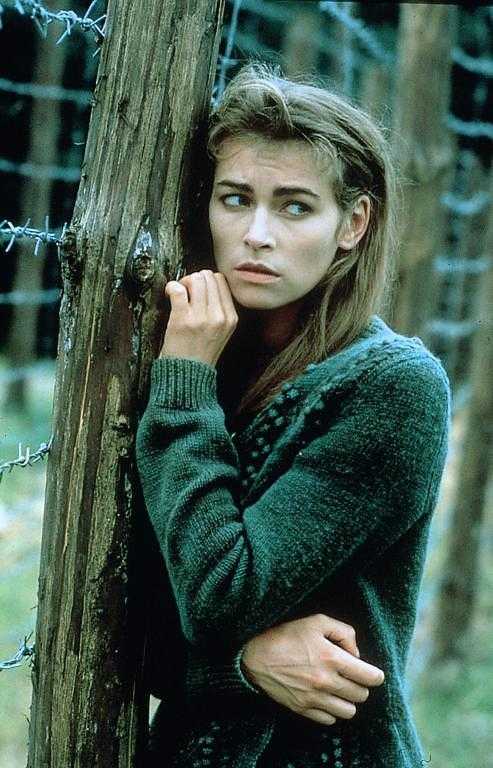 图片20查看更多简介影人:艾伦·阿金 / 乔安娜·帕库拉 / 鲁特格尔