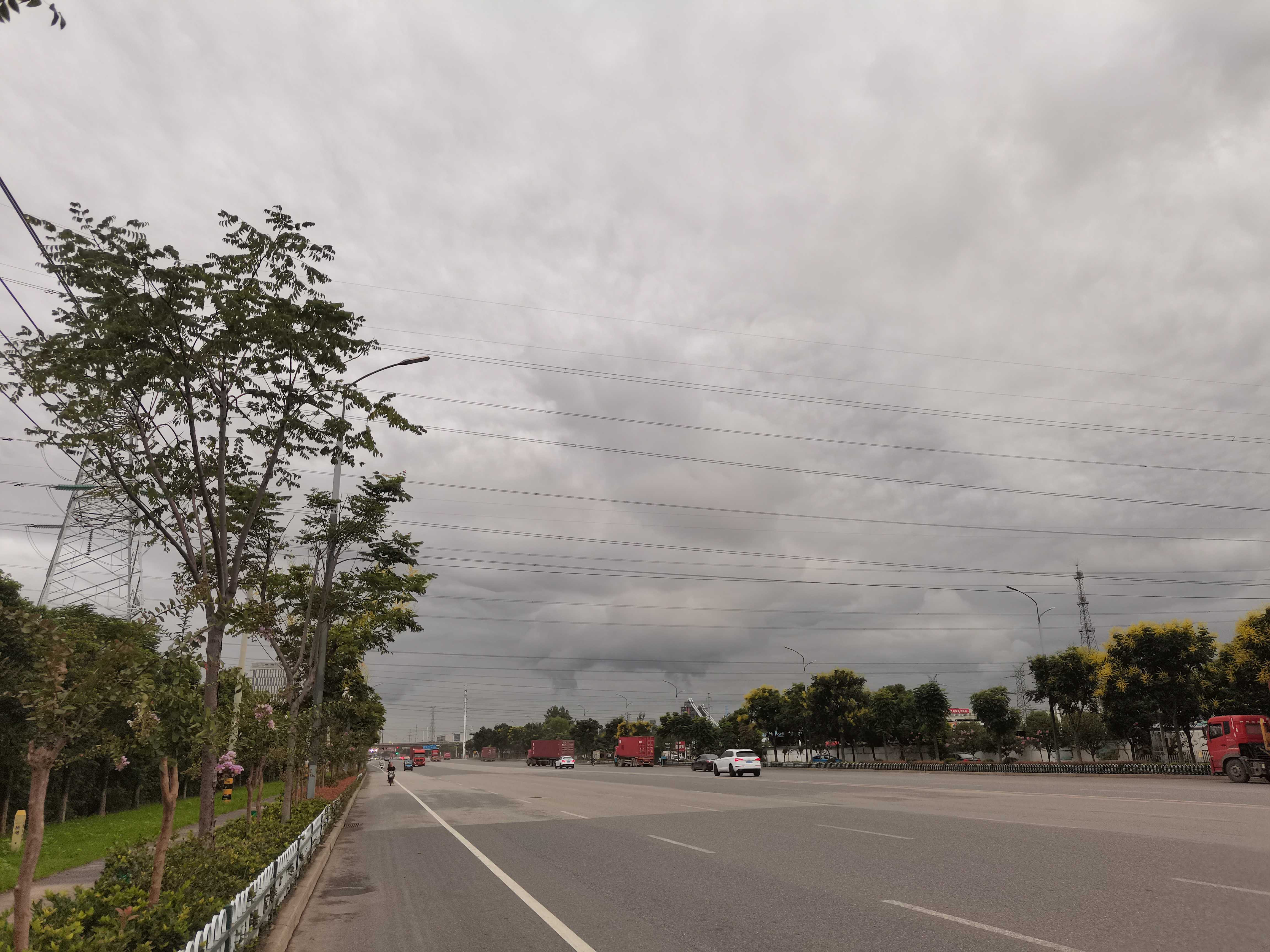 要快乐不必正常 的想法: 对待天空无论早晨,晚上,晴天或者阴天