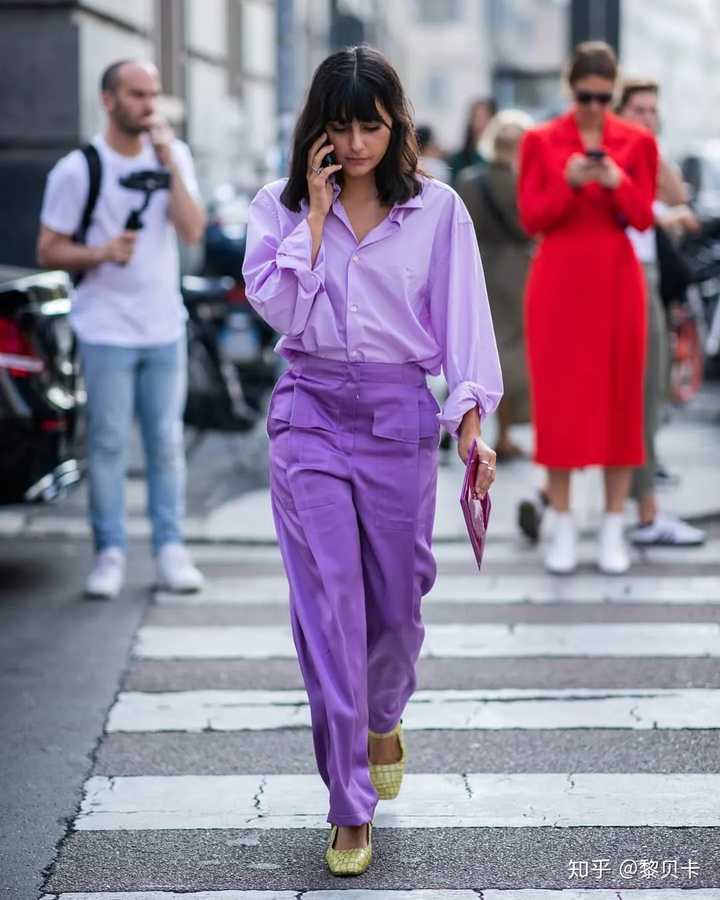 紫色在服装搭配中一般怎么使用呢 知乎