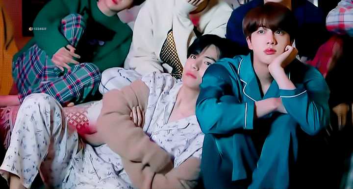 防弹少年团里的围巾cp到底是不是真的啊