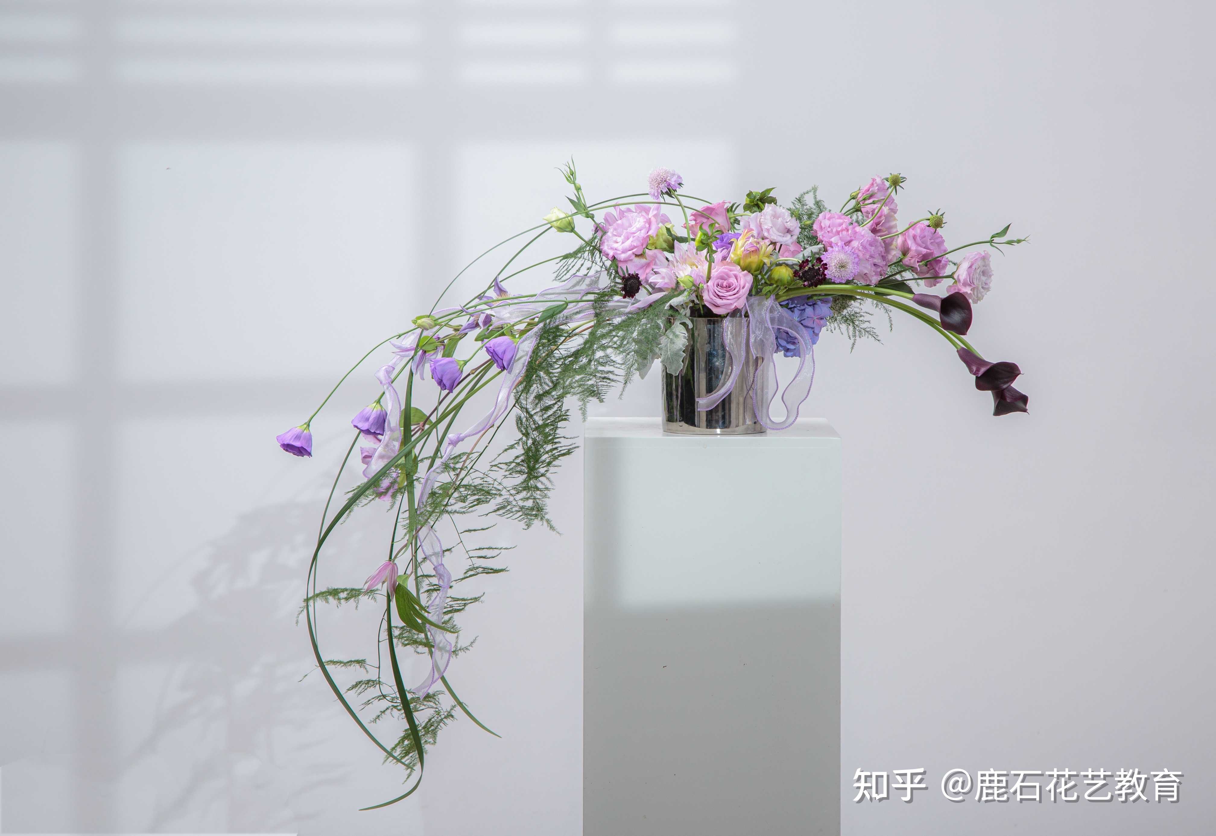 鹿石花艺教育 的想法: 下垂型的对称与非对称 都具有非常强的装
