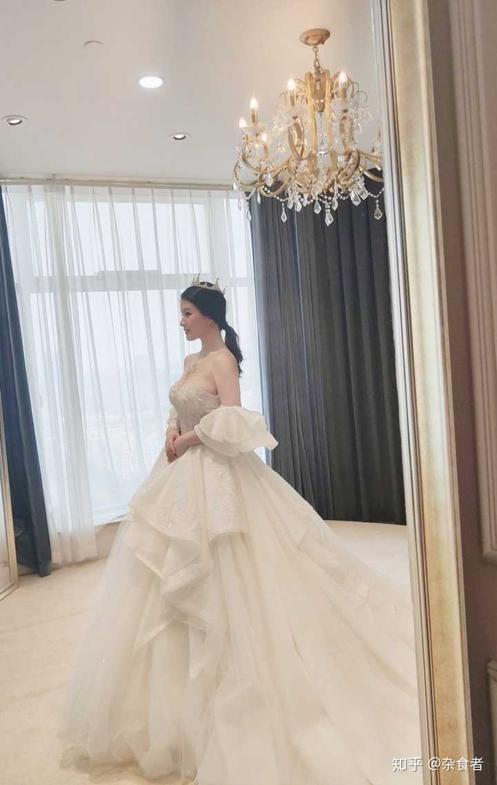 一千左右的婚纱和上万甚至十万左右的婚纱有什么区别 知乎