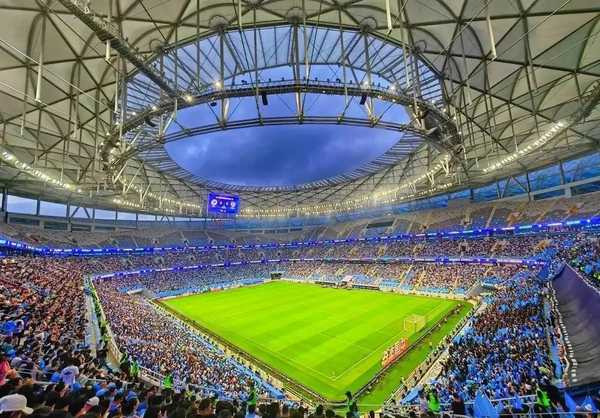 大连英博外援阿奇姆彭说大连主场有堪比欧洲五大联赛球队的氛围，这是客气话，还是实话？