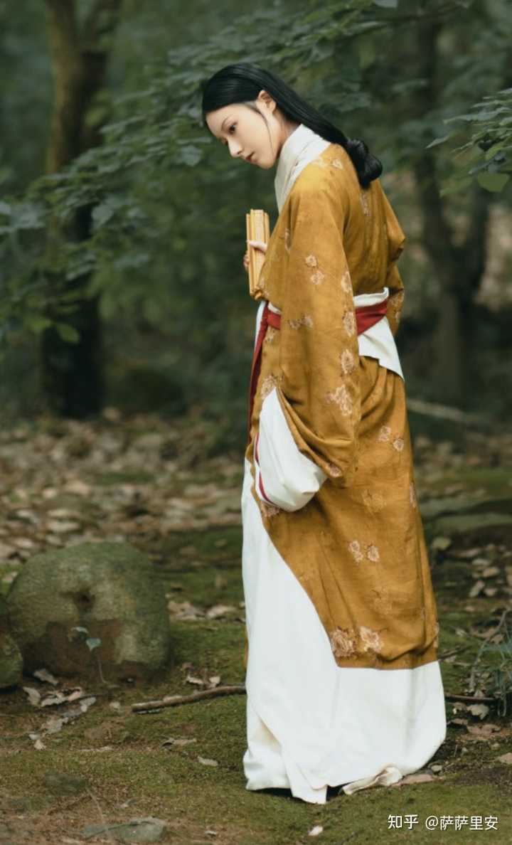 曲裾、直裾、襦裙、半臂、袄裙、褙子、圆领袍、直裰、贴里……这些古代服饰名词分别是什么意思？ - 知乎