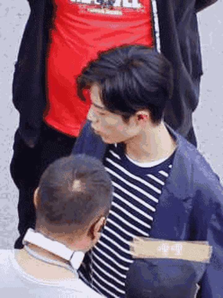 哪位课代表能来补一下威威一肖的课