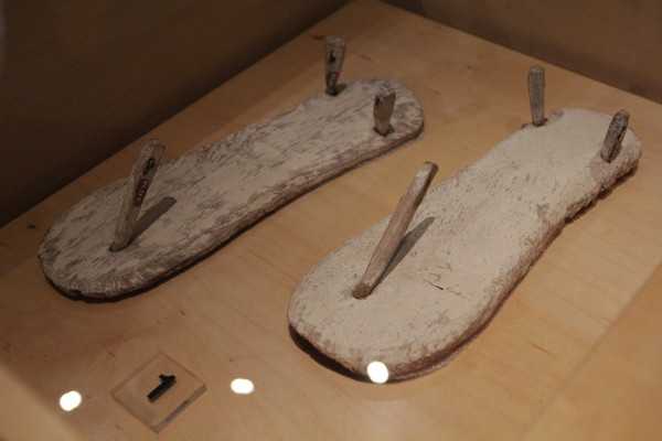 中外古代鞋子一般都用什么材料做的?特别是鞋底? - 知乎