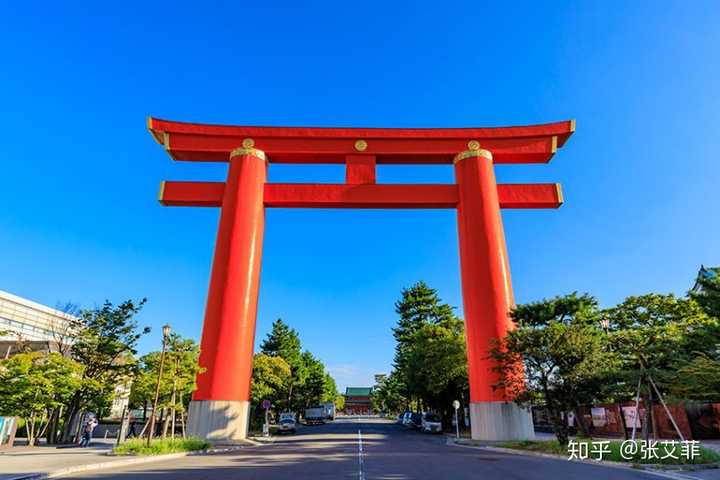 日本文化中鸟居是什么 为什么会修建多道鸟居 知乎