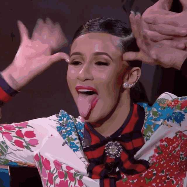 有没有卡姐cardi b的表情包? - 知乎