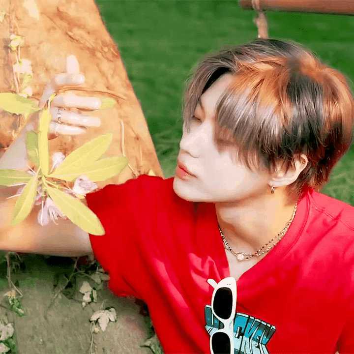 如何评价泰民的迷你三辑advice及其mv