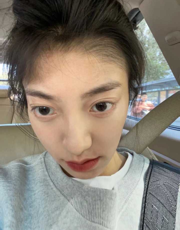 岁的女生想要去黑眼圈和眼袋推荐什么眼霜 或者给些意见或建议 知乎