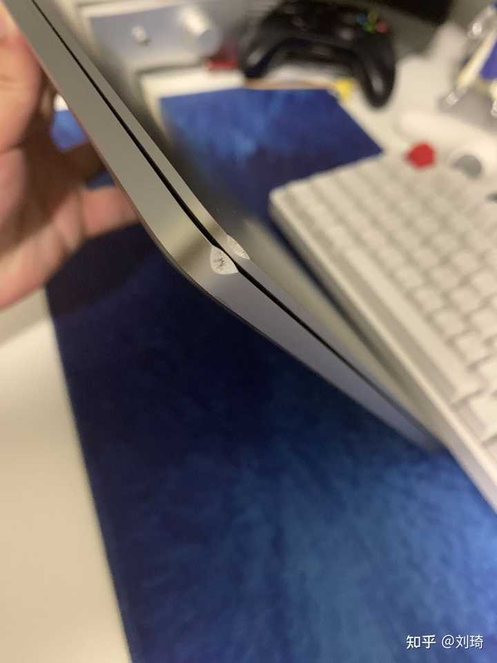 我MacBook 购买了AppleCare，保修快要过期了，我把它砸烂掉