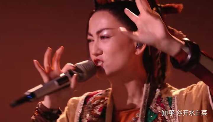 者来女《歌手》淘汰,如何评价者来女的真实实力?为什么很多人都说她跑调?跟唱法有关吗? - 知乎