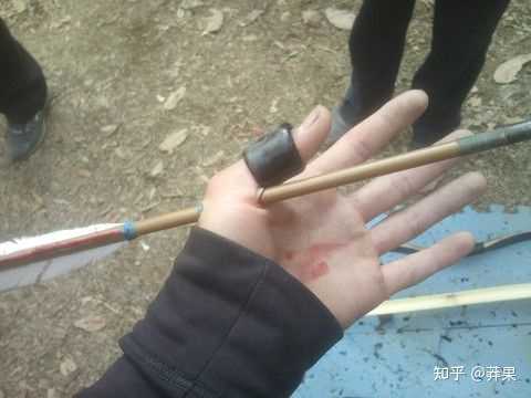 玩反曲弓为什么会爆箭穿手,怎样避免爆箭穿手? - 知乎