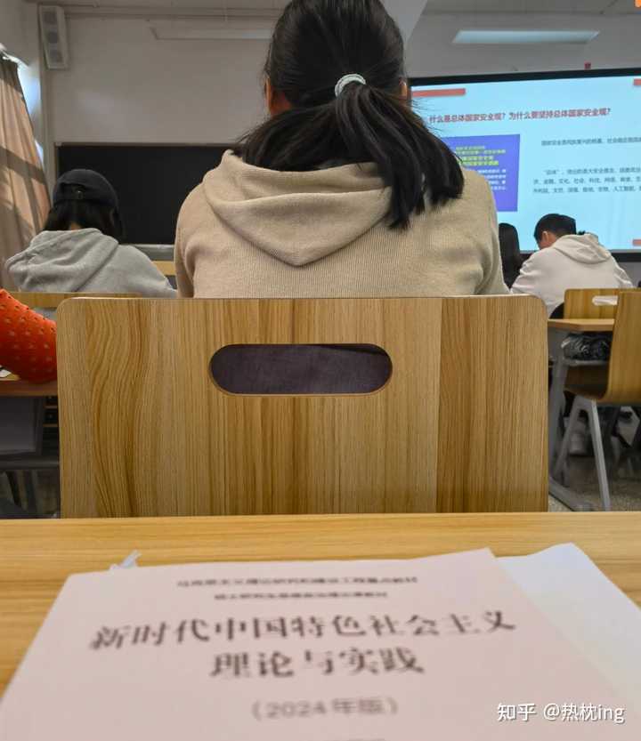大学水课那么多,你是选择继续学业还是去找工作? - 知乎