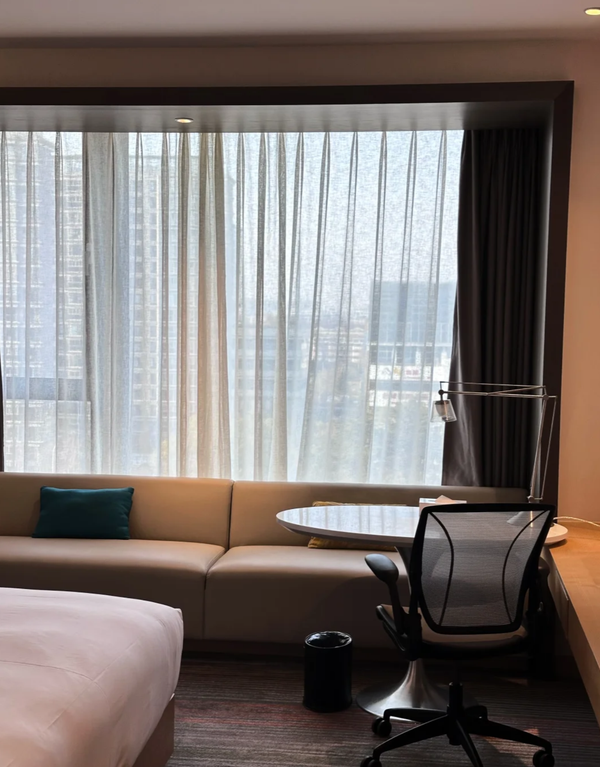 为什么越来越多人出去玩时，比起「去哪玩」，更在意「住在哪」？