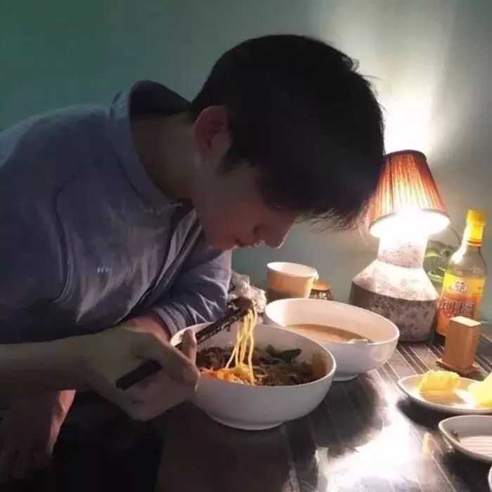 有没有比较伤感文案背景图