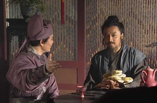 水浒中洪教头与林冲比武败下阵来，为何不服软，而是自投庄外去了？