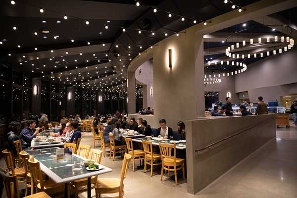 为什么国外学校没有像国内那样大规模的食堂?