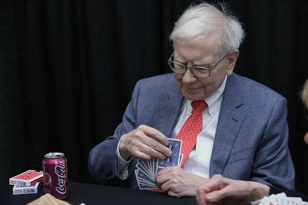 PE 几乎是最常见的估值手段，但哪些行业根本不适合用 PE 估值？为什么？