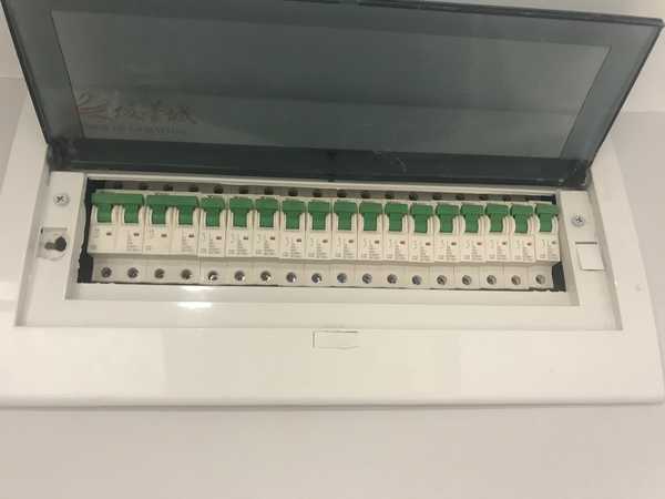 电工说现在都不装漏电保护了，这是真的吗？不装会有什么风险吗？