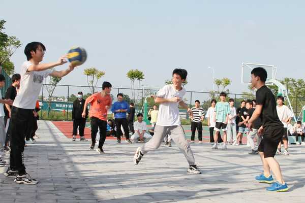 教育部发布通知，要求严禁幼儿园提前教授小学阶段课程内容，这一规定有何影响？