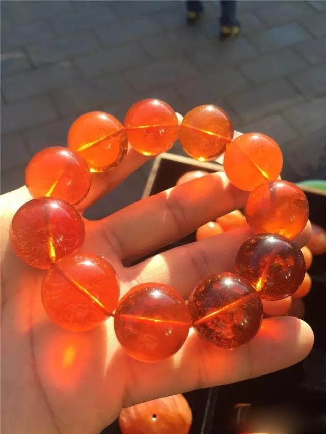 血蜜蜡到底是真的假的,有鉴别方法吗? - 知乎