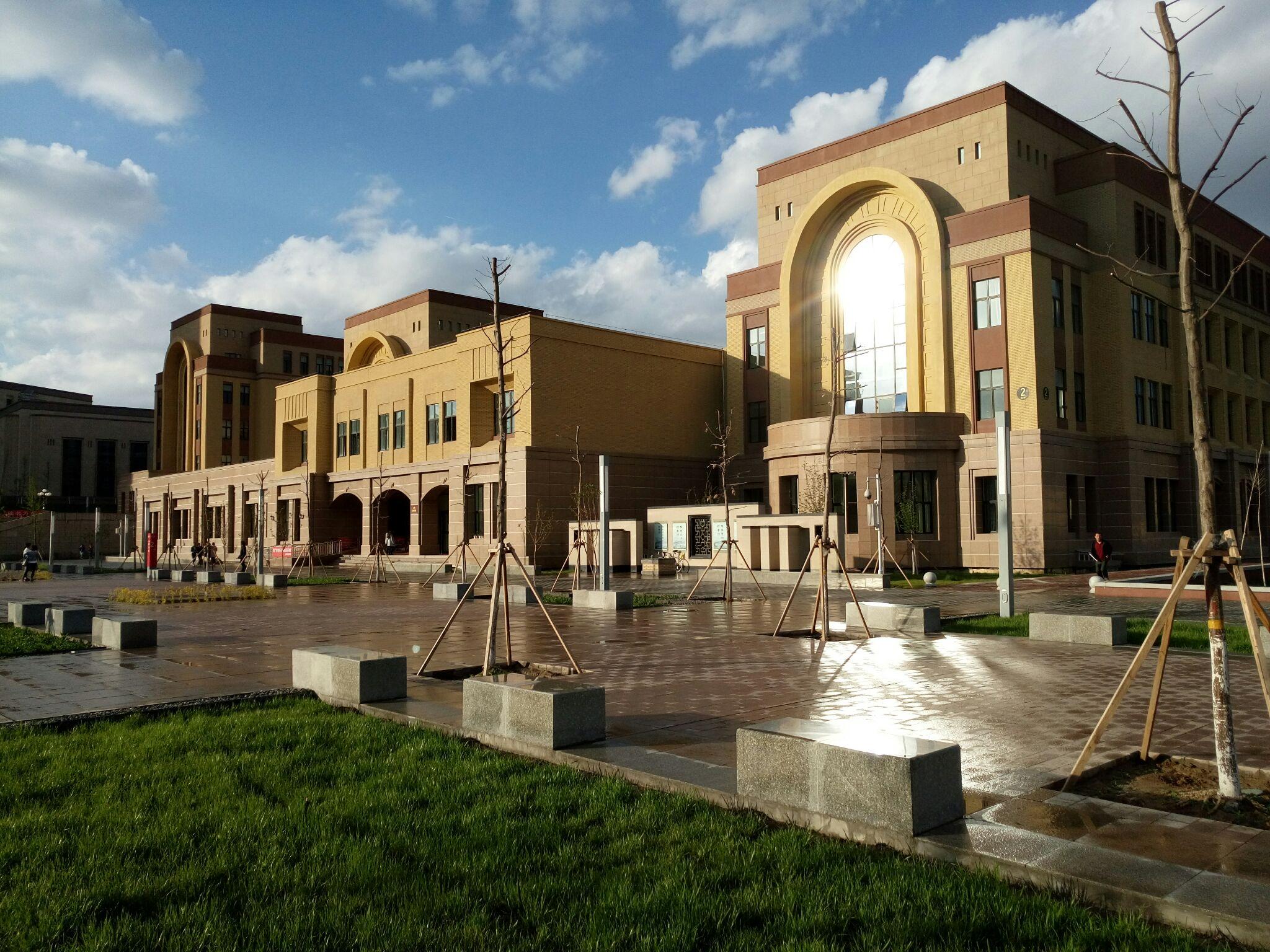 新疆师范大学 2020年图片