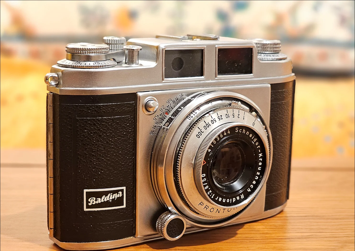 相机及镜头快递上海机场进口报关案例