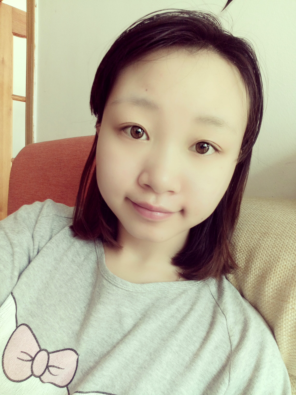 长圆脸大额头且高咬肌大的女生适合什么样的发型