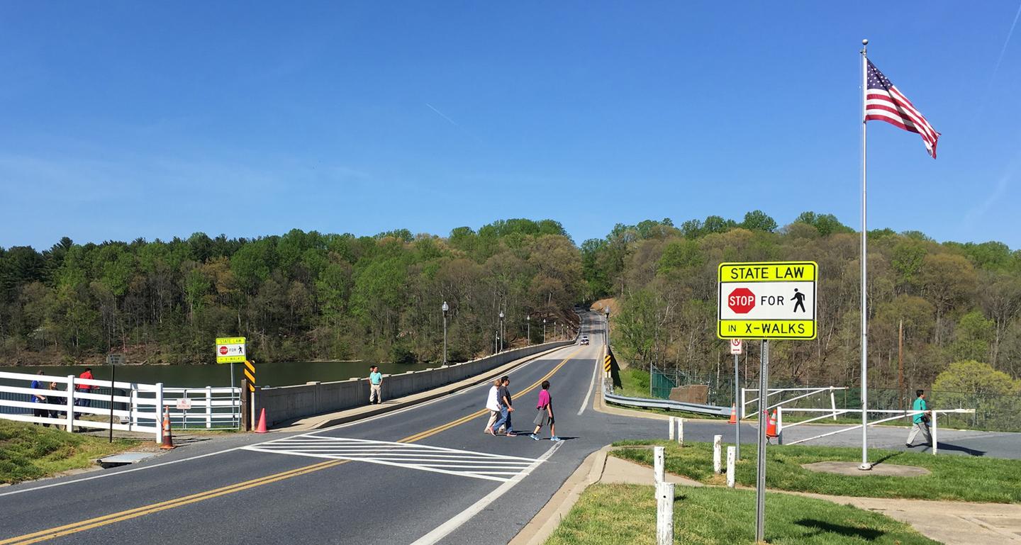 如何在美国驾车 美国道路行驶白皮书 实景图说明美国道路与路标系统 自驾游必读 万字百图技术贴 知乎