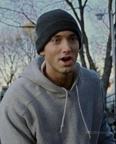 eminem有没有笑着的照片