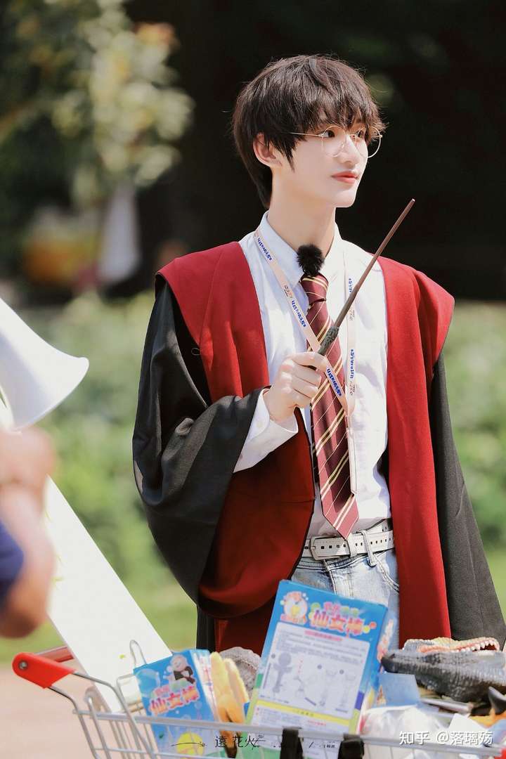 有没有姐子有丁程鑫的神图,求求了谢谢?