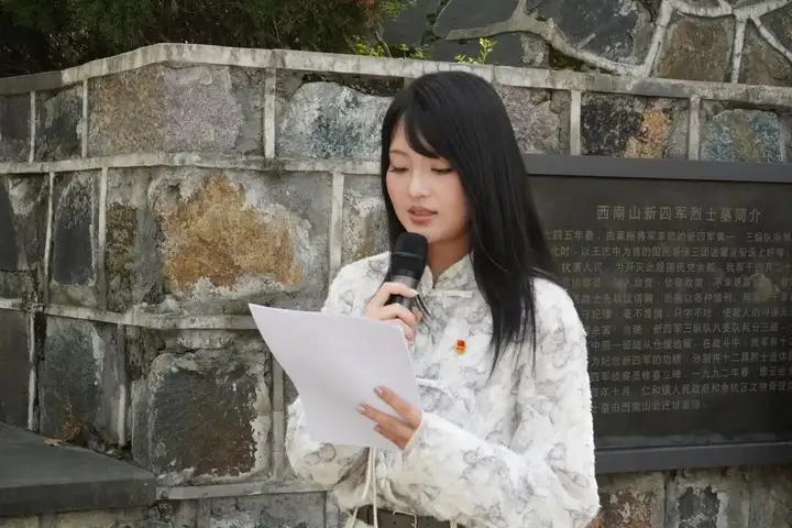 【红色校园】鲜花祭英烈 薪火永相传 | 塘栖校区开展清明祭扫活动!(图20)