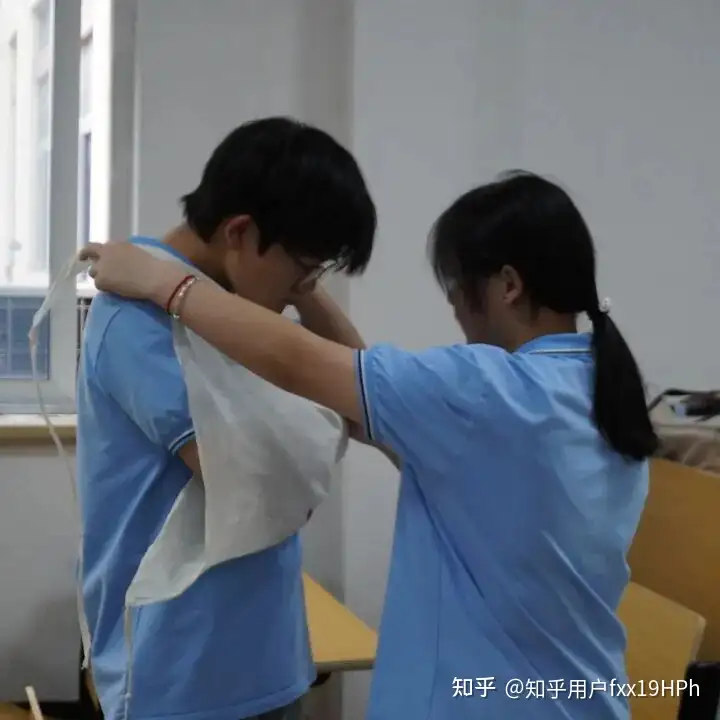 浙江省广播电视中等专业学校塘栖校区开展红十字急救技能培训(图1)