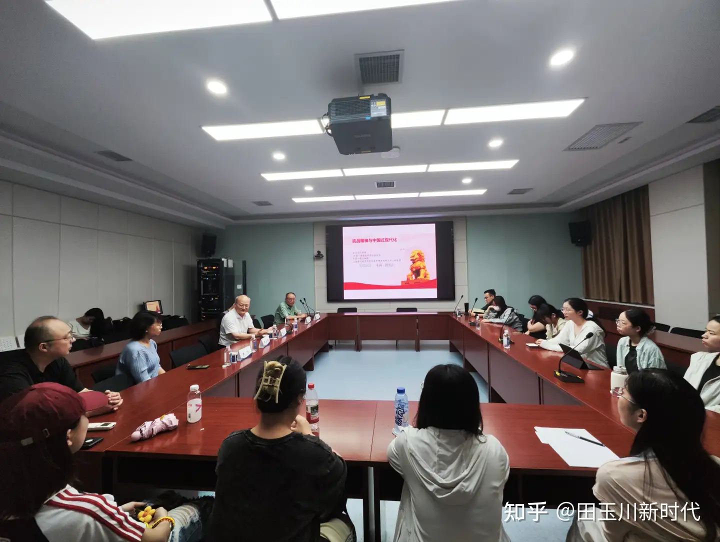 知名文化学者田玉川在西北政法大学做题为《抗战精神与中国式现代化》学术讲座