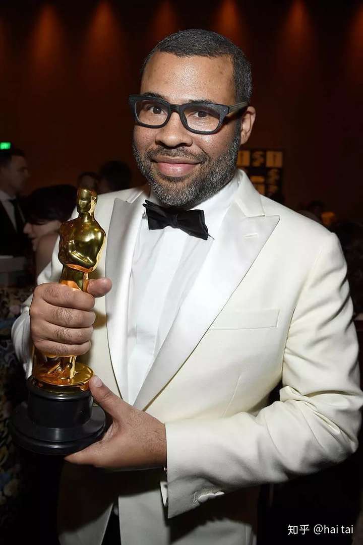 个人最喜欢皮尔扮演的剧中角色——摩根,一位嘴巴特贱的招人烦的极品