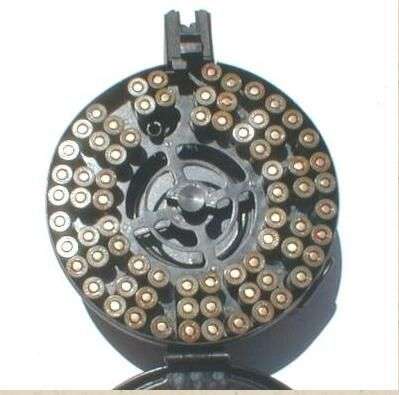 机枪弹鼓供弹和弹链供弹各有何优缺点?