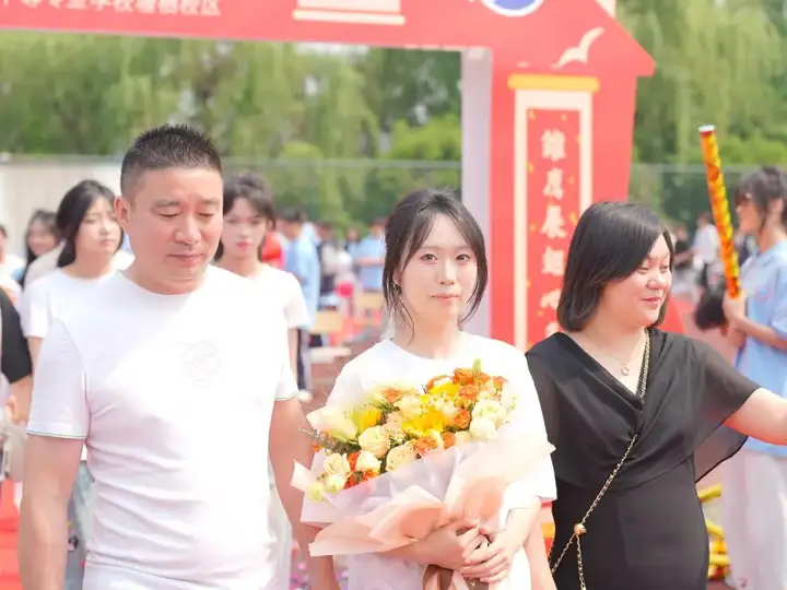 正青春 向未来 | 2025塘栖校区高三成人礼(图25)