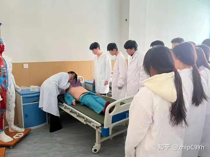 临沂新时代医药卫生学校2026年预招生简章(图4) 临沂新时代医药卫生学校2026年预招生简章(图4)