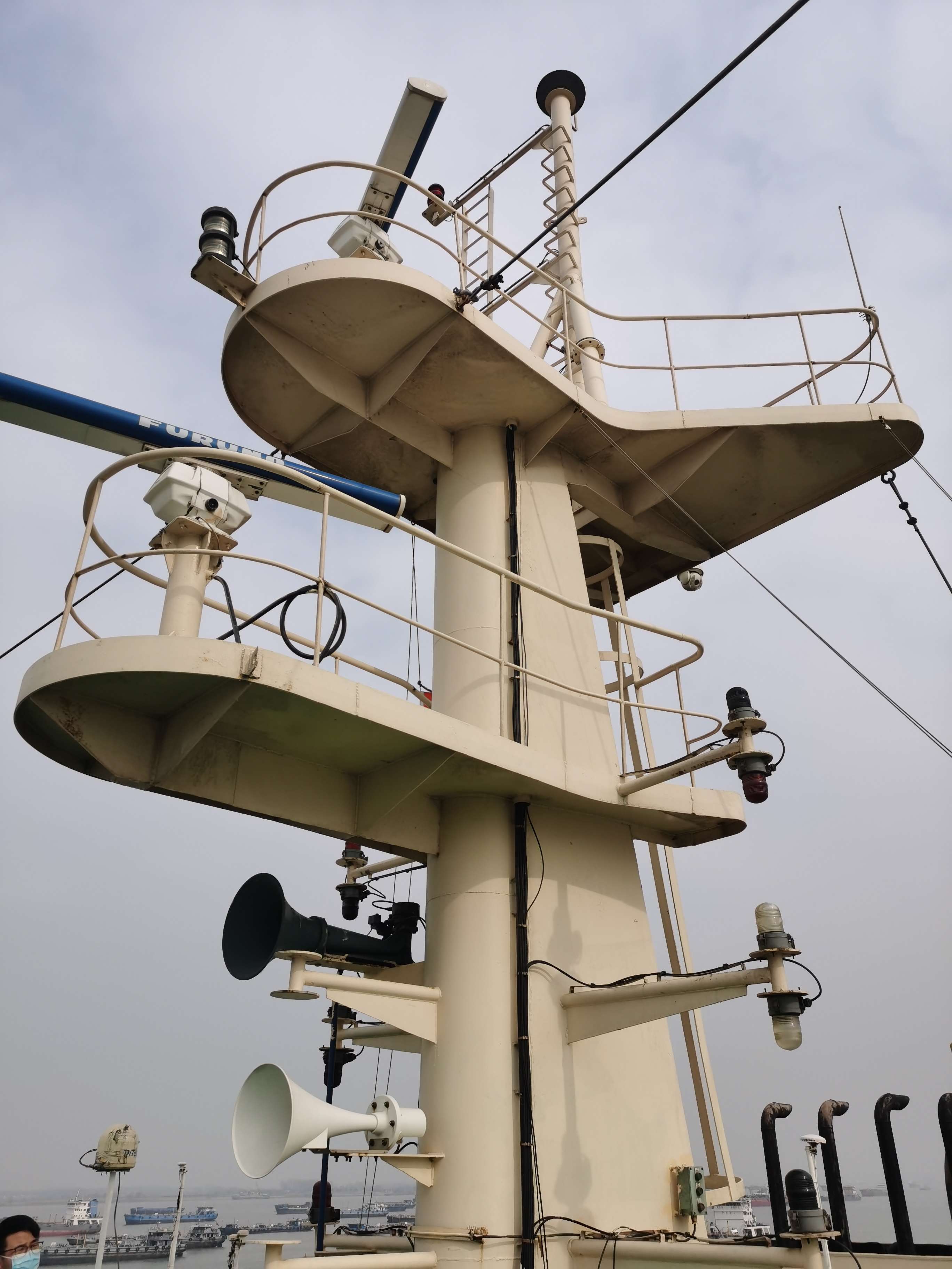 风吹草低现牛羊 的想法: 看看船载民用雷达是不是可以用用相控阵