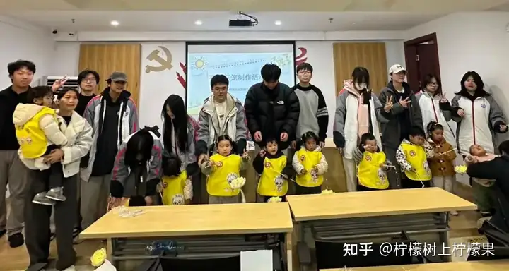 巧手傳溫情 童心映暖冬 | 我校學生參與枇杷灣社區手工坊志愿服務活動！(圖7)