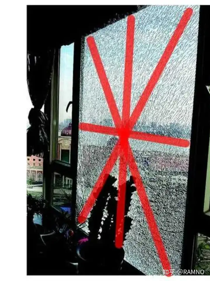 浙江一住户为防台风用「米」字胶带加固窗户，却成为全楼唯一一户碎玻璃的，为啥会这样？「米」字封窗有用吗？