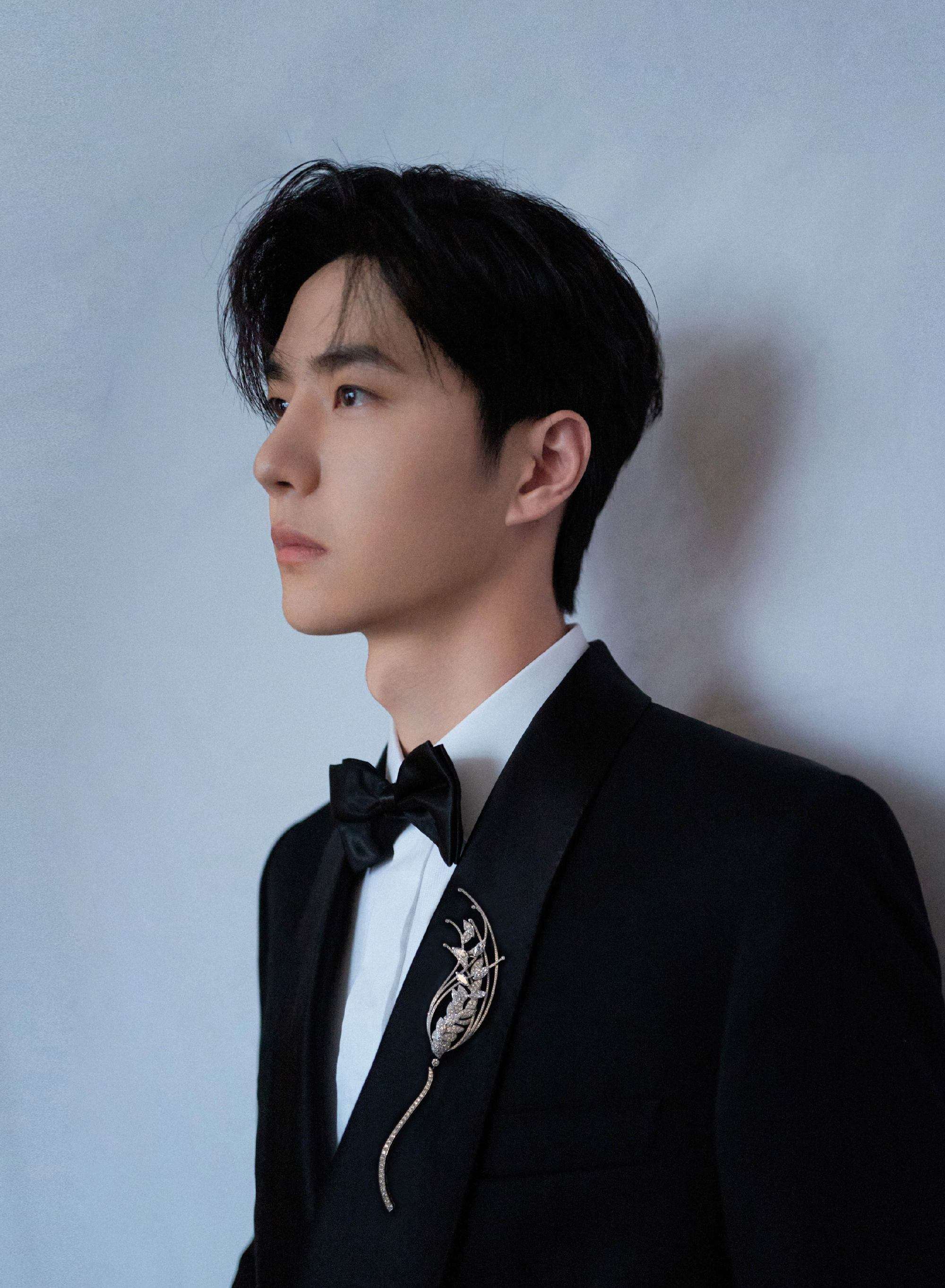 娱乐闪接触 的想法: 王一博佩戴chanel臻品珠宝亮相电影节活动