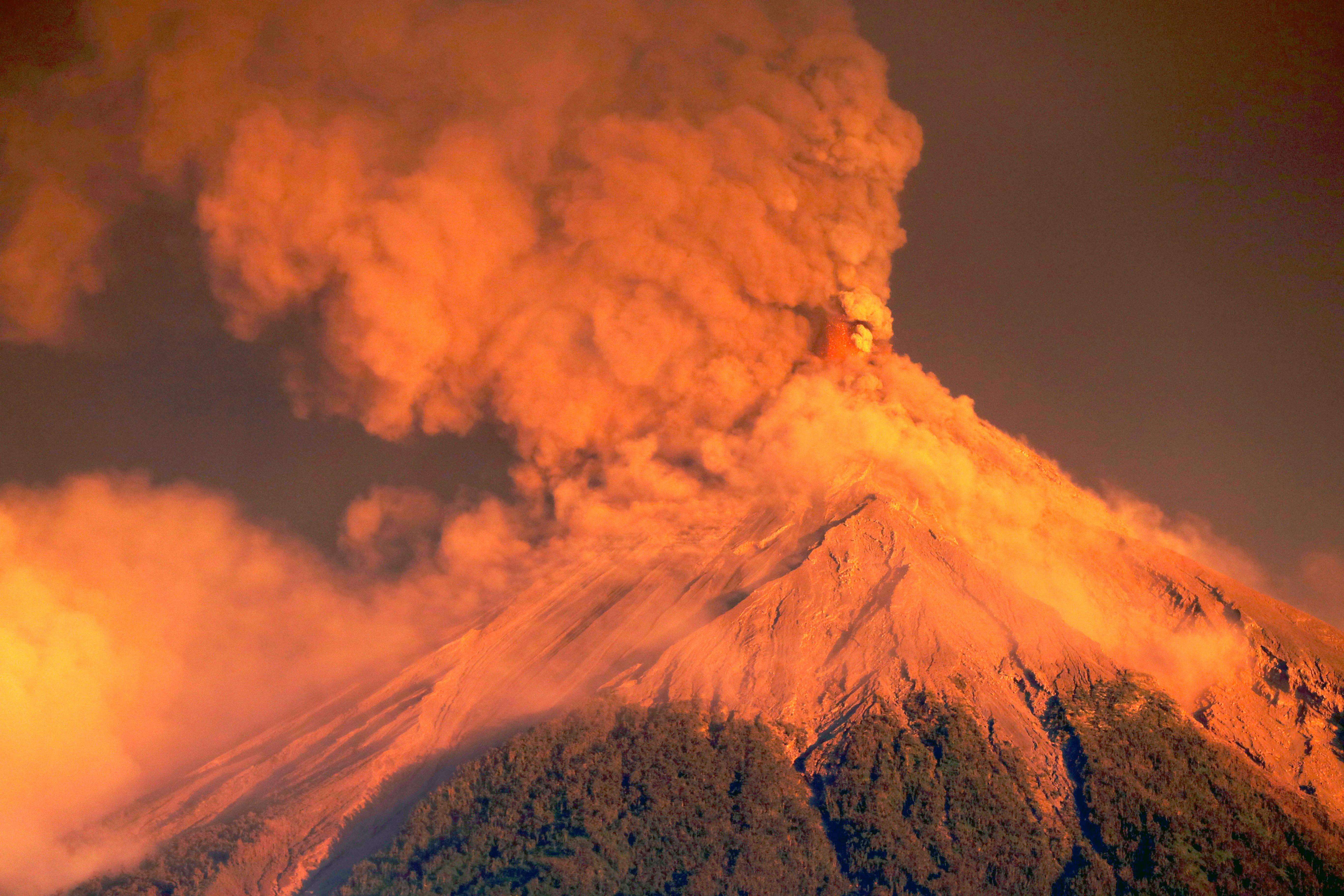 世界上最大的火山（黄石火山会毁灭地球吗）