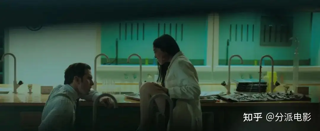恐怖电影《移植》重口+大尺度,又一部《某种物质》