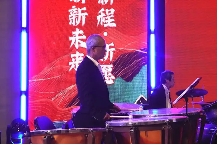 浙江省广播电视中等专业学校元旦专场演出!(图8) 浙江省广播电视中等专业学校元旦专场演出!(图8)