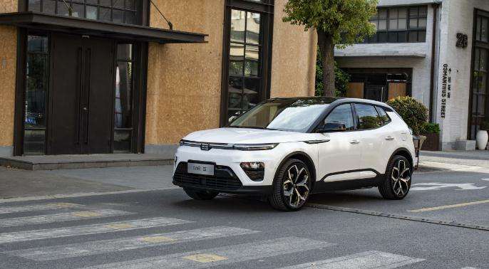 天际汽车和小鹏汽车哪个好？谁的续航表现更优秀？