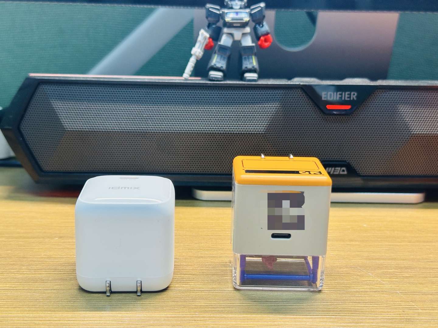   差旅减负神器：IDMIX65W小巧氮化镓充电器实测体验