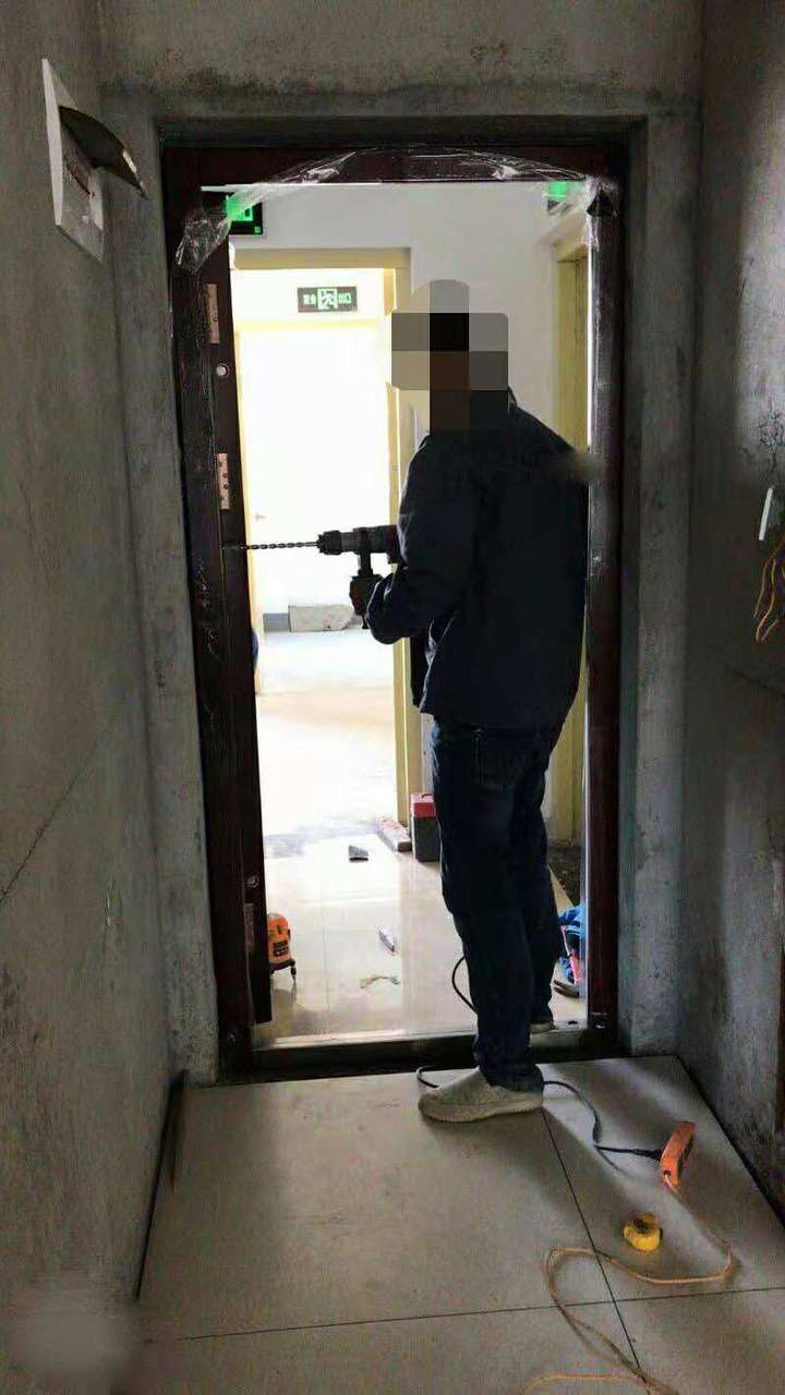 高层入户门为什么内开(入户门能不能内开改外开)插图 高层入户门为什么内开(入户门能不能内开改外开)插图